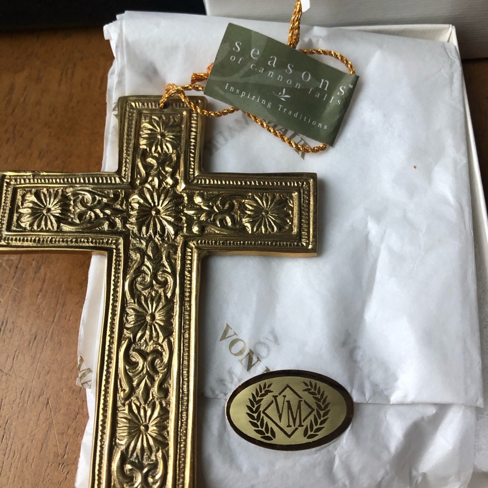 Von Maur Seasons of Cannon Falls Crucifix